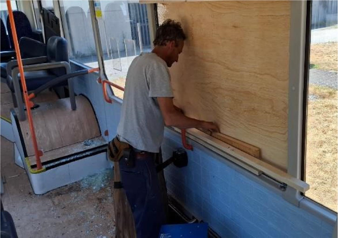 Suite à des actes de vandalisme, des travaux de réparation et de réaménagement ont été réalisés afin de permettre la poursuite des activités. Cette mobilisation collective a renforcé le sentiment de solidarité et d’engagement autour du projet.